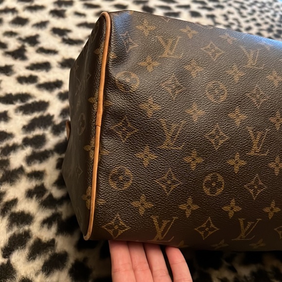 Authentic speedy 35 Louis Vuitton bag. - Picture 4 of 5